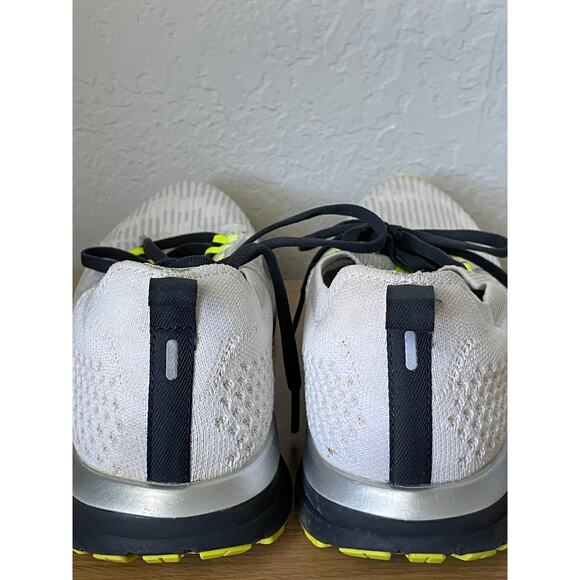 Brooks Men's Ricochet 2 White Athletic Sneakers - Picture 6 of 8
